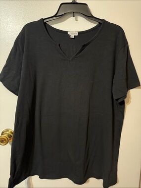 Anna Black Short Sleeve V-Notch Tee - Casual Crew Alternative